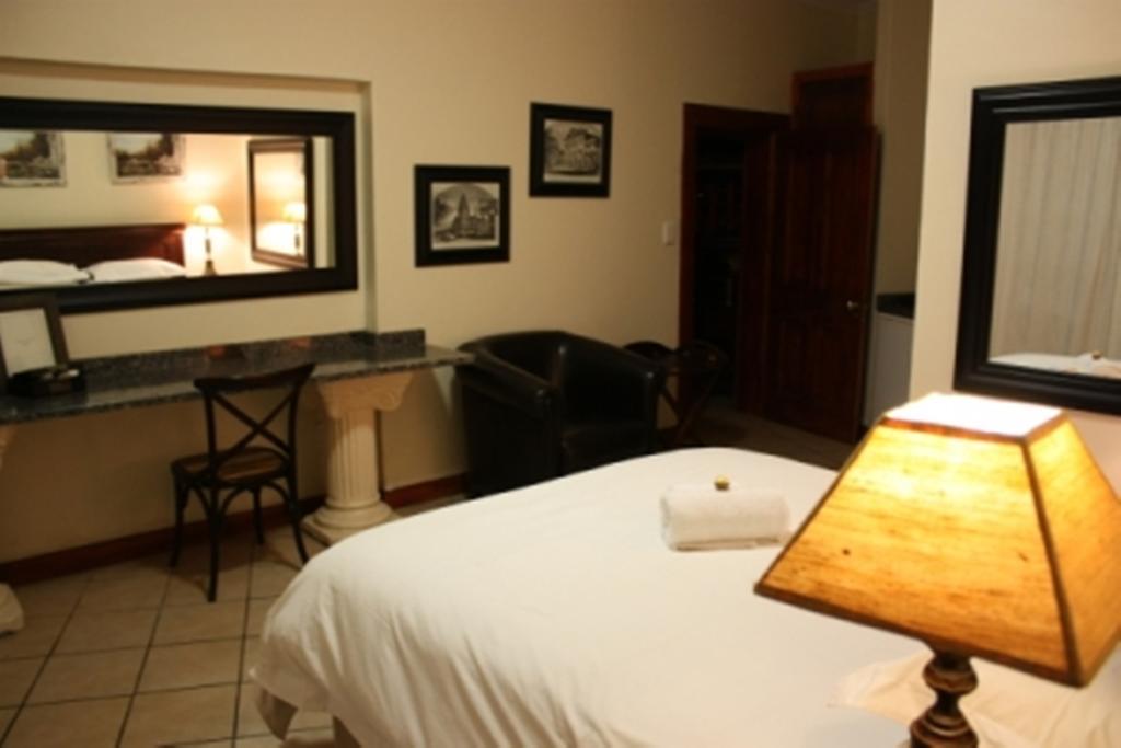 Croc River Lodge Komatipoort Esterno foto