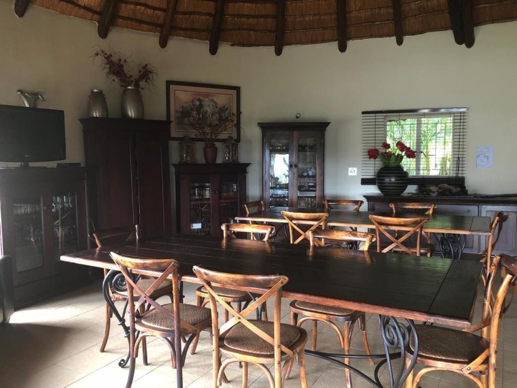Croc River Lodge Komatipoort Esterno foto